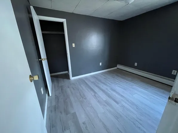 565 W Main St APT 5, Plymouth, PA 18651