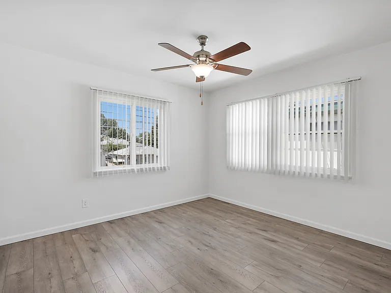 12249 Vanowen St #D — Photo 16