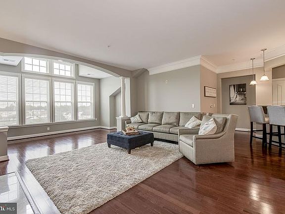 2nd image of 800 Edelen Station Pl APT 401
