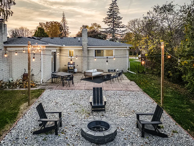5038 Dayton Dr — Photo 37