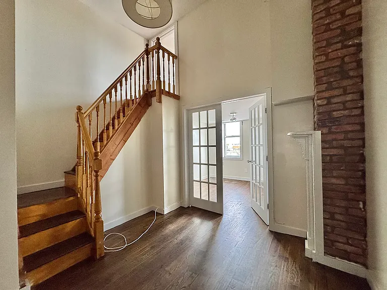 295 Maujer St #3L — Photo 2
