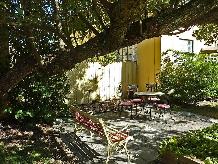 Front Sitting Area