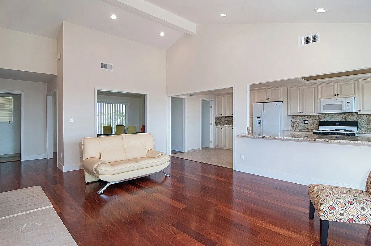 5415 Thunderbird Ln — Photo 4