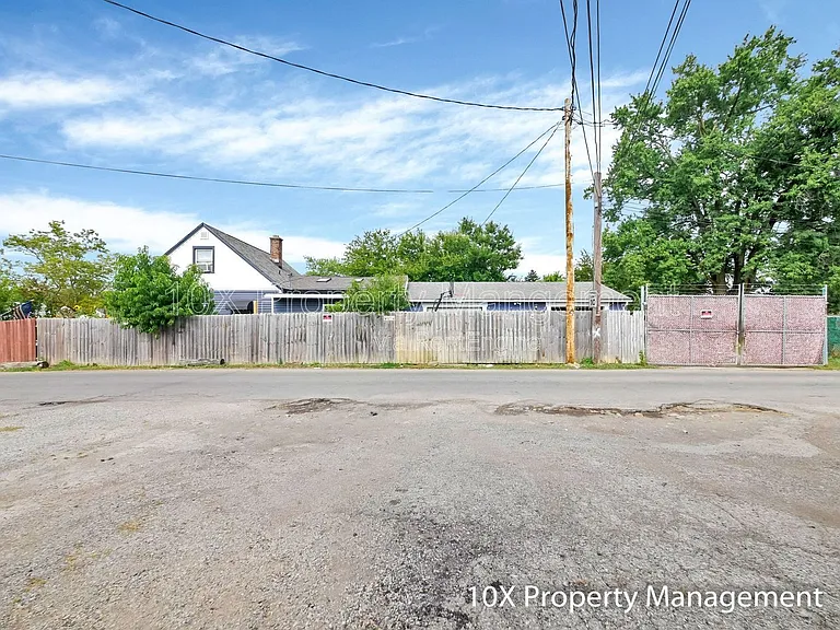 3257 Cleveland Ave #C — Photo 28