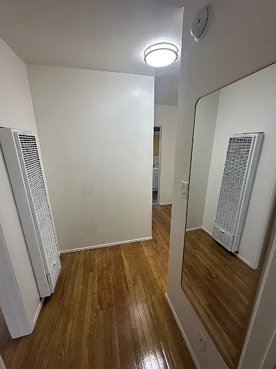 Silverlake Garden Apartments — Photo 10