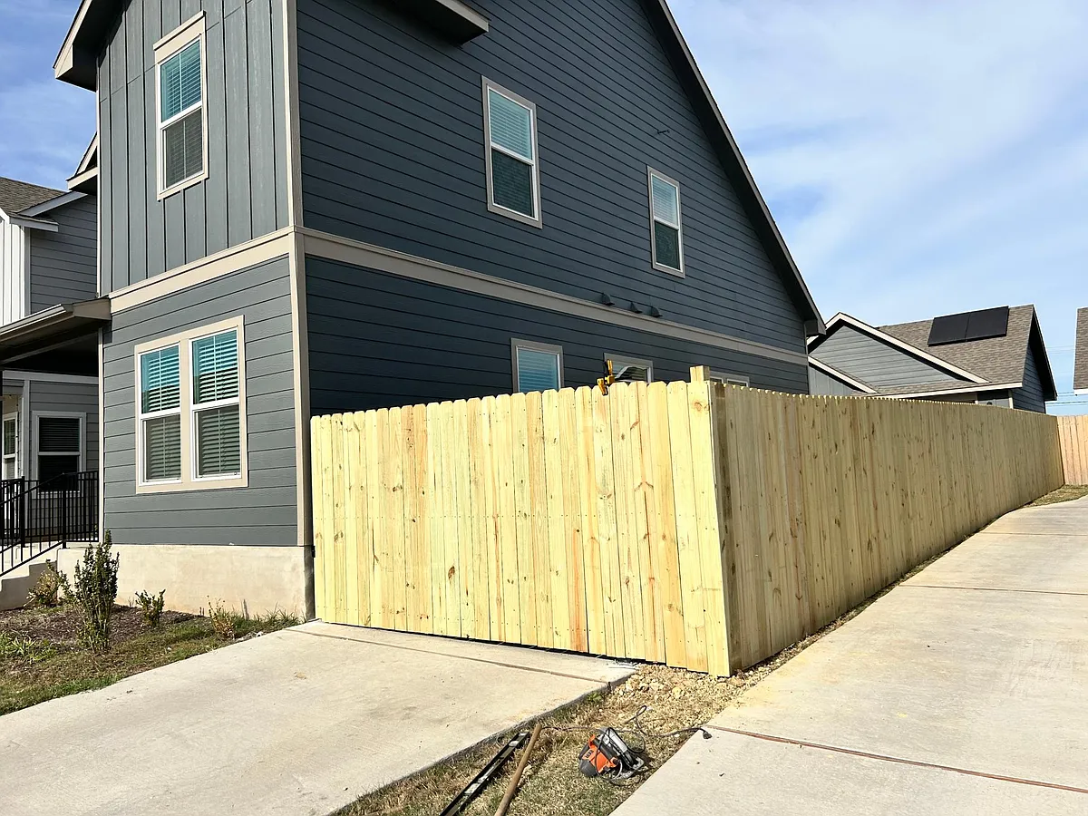 Building Photo - 1432 Weatherford Ln