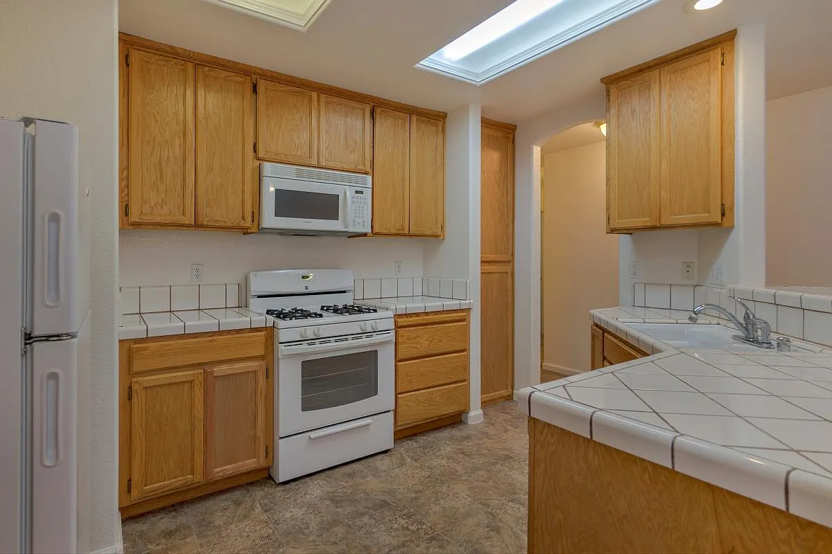 4 bed, 1535 sqft, $3,300 — Photo 4
