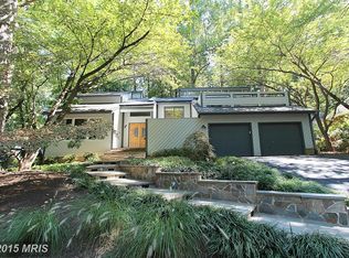 1927 Upper Lake Dr, Reston, VA 20191