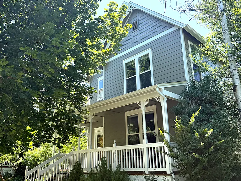 228 Holland Thompson Dr — Photo 1