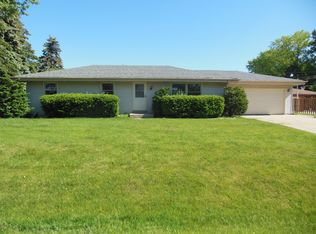 2202 Crown Point Dr, Racine, WI 53402