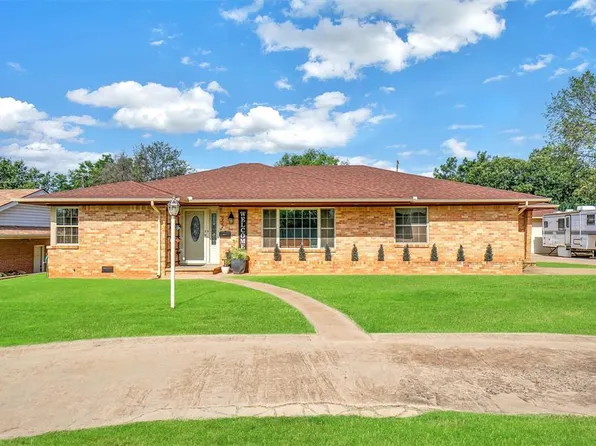 922 N Temple St, Cordell, OK 73632