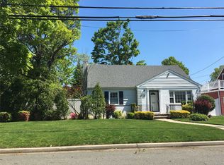 311 Walton St, West Hempstead, NY 11552