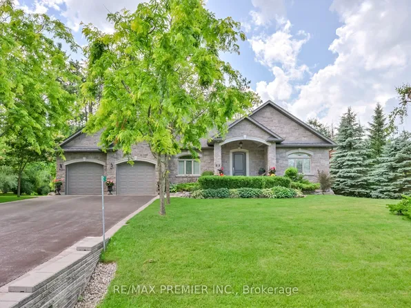 2 Hilltop Ct, Springwater, ON L9X 0H5