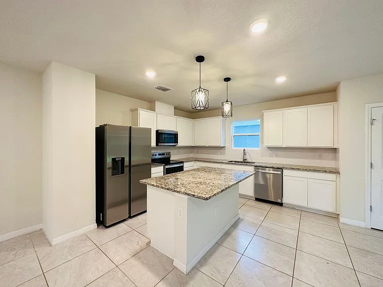 5269 Royal Point Ave — Photo 10