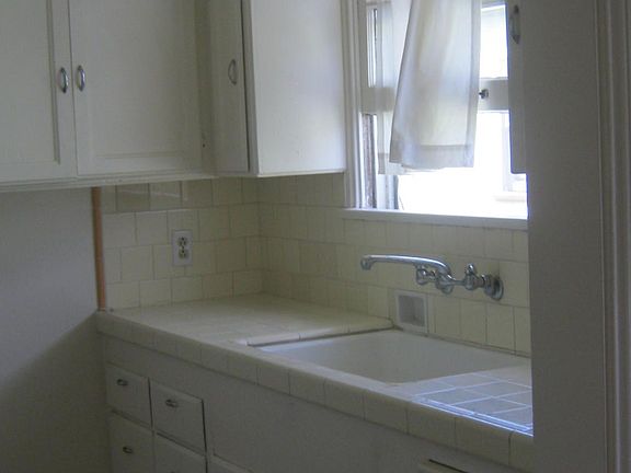 2nd image of 3144 Meade Ave