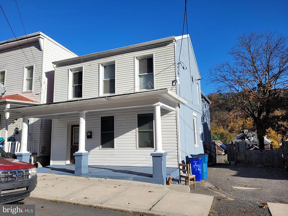 1st image of 611 Bedford St