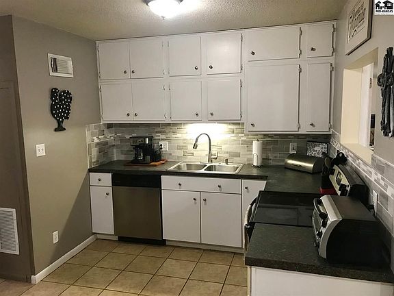 4th image of 1531 Eastland Dr
