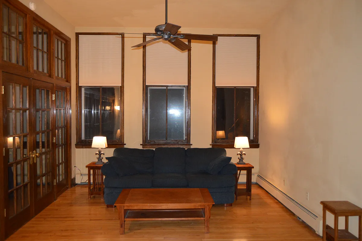 Building Photo - 121 Wall St #202
