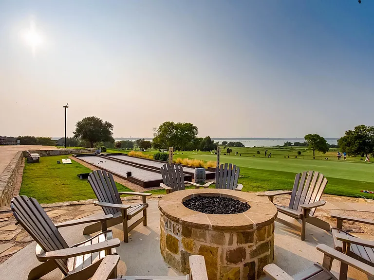 2050 Garden Crest Dr — Photo 21