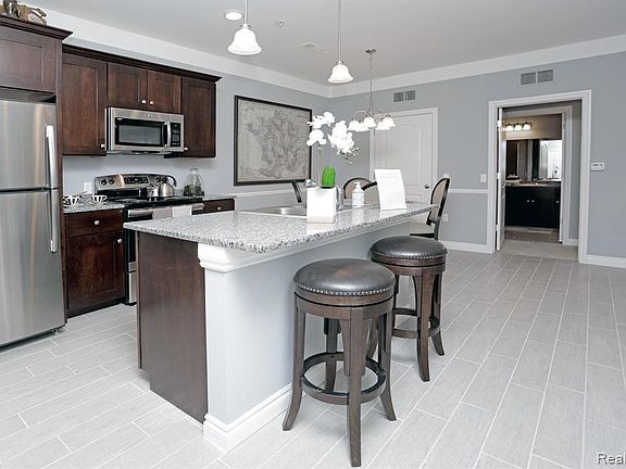 4th image of 54246 Bay Point Dr