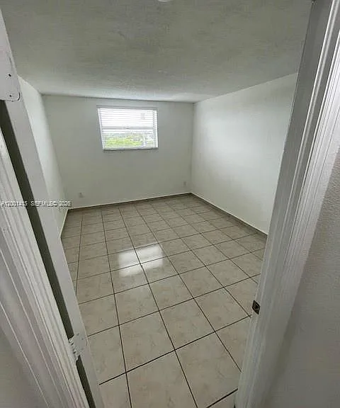 606 W 81st St #408 — Photo 11