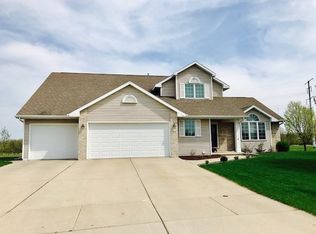 465 Winding Waters Way, De Pere, WI 54115