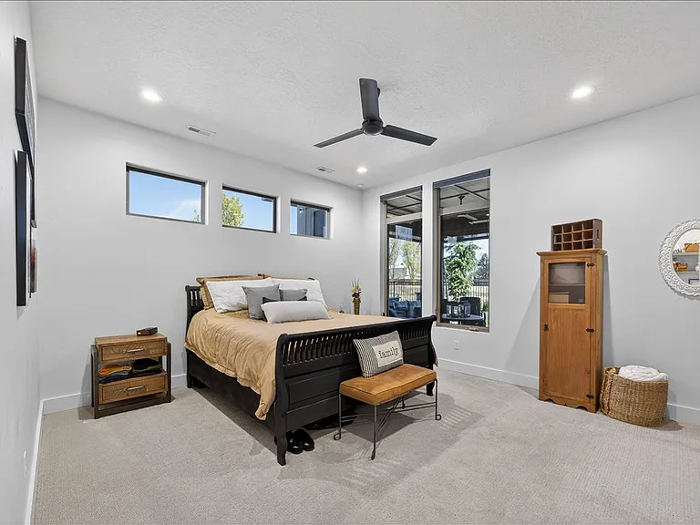 4718 E Goldstone Dr — Photo 24