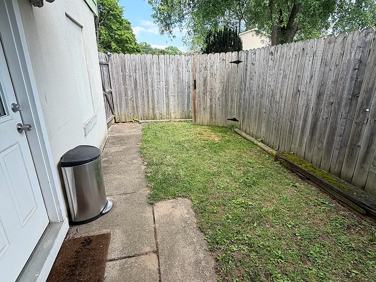 1611 Cardinal Dr #RH — Photo 4