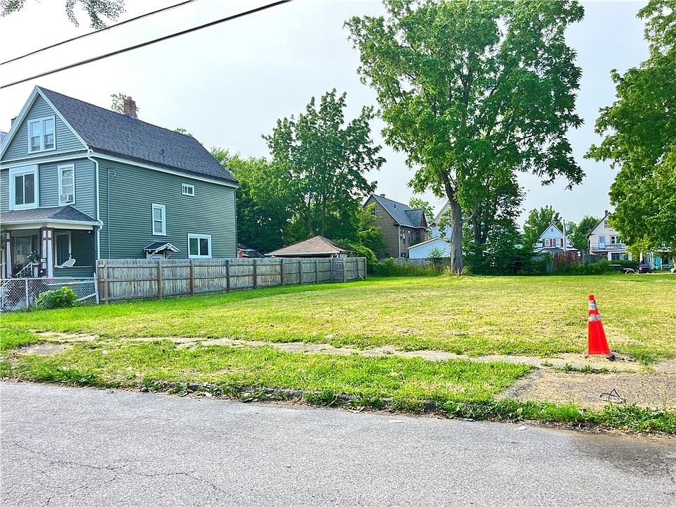 2nd image of 852 Glenwood Ave #56