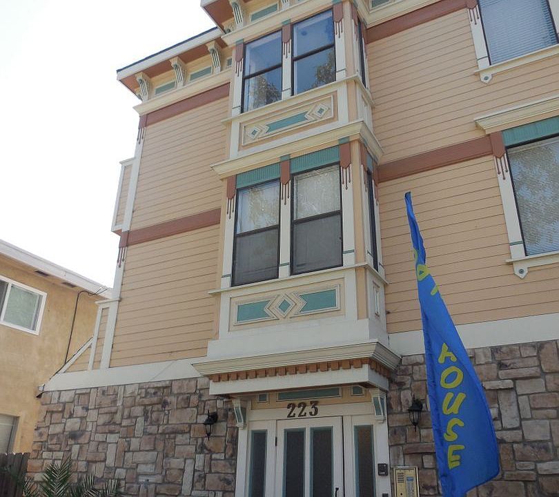 1st image of 223 Grand Ave #8
