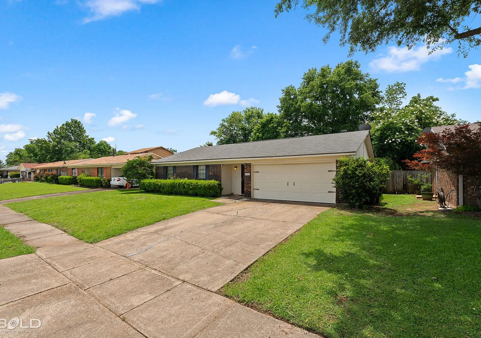 Coming Soon! Check Out This 3 Bed 2 Bath Near The Base!! — Photo 4