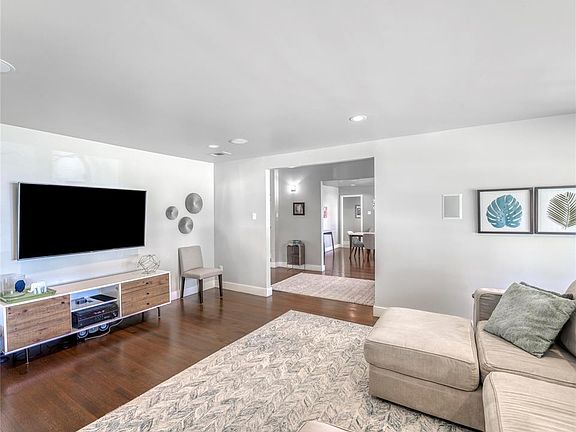 4th image of 6138 Stefani Dr