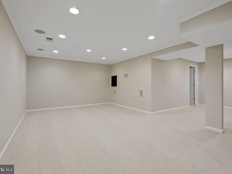 6506 Bellamine Ct — Photo 31