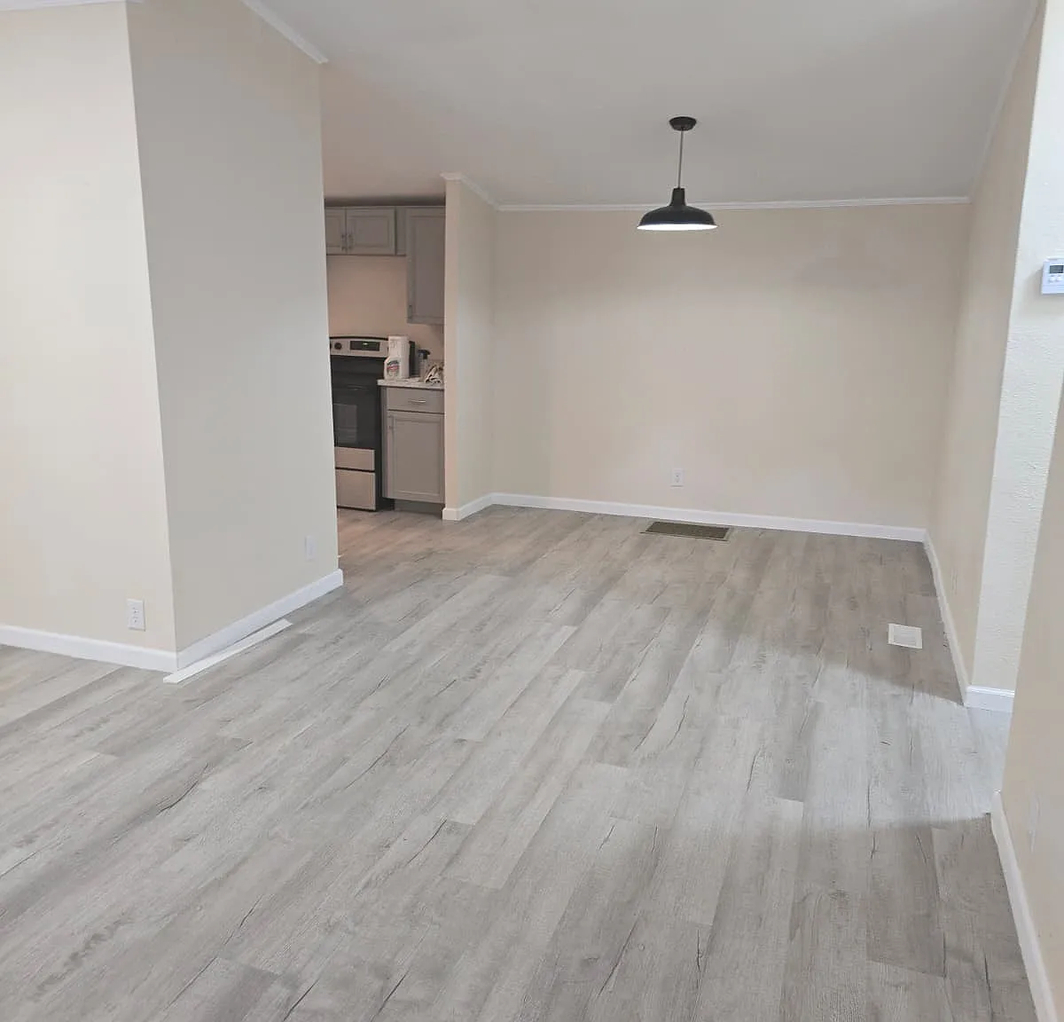 3 bed, 1300 sqft, $1,500 — Photo 2