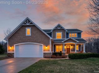 1215 Riverside St, Milford, MI 48381