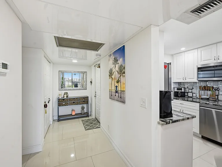 4015 W Palm Aire Dr #1001 — Photo 5