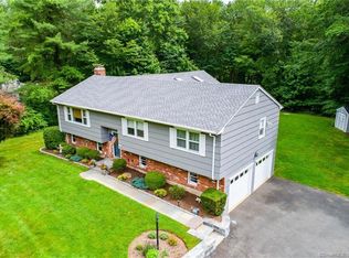 148 Osborn Ln, Monroe, CT 06468