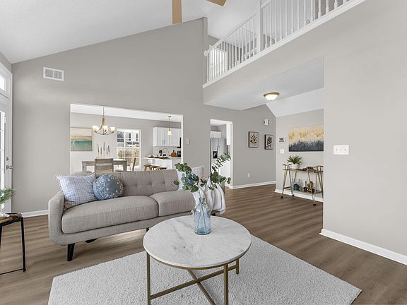 3rd image of 100 Creekside Dr