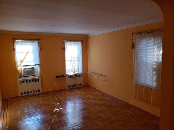 4th image of 1536 51st St APT E1