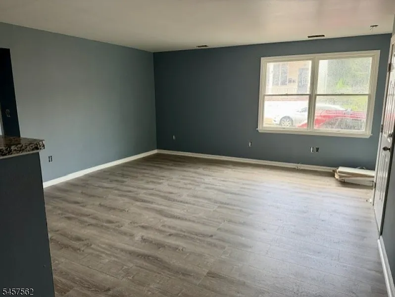 2 bed, 1.0 bath, $1,800 — Photo 3