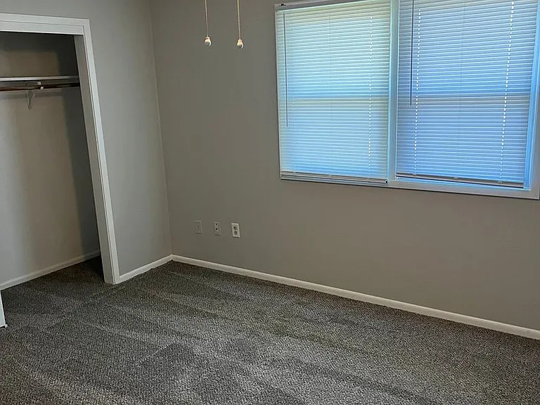 Drake Townhomes — Photo 9