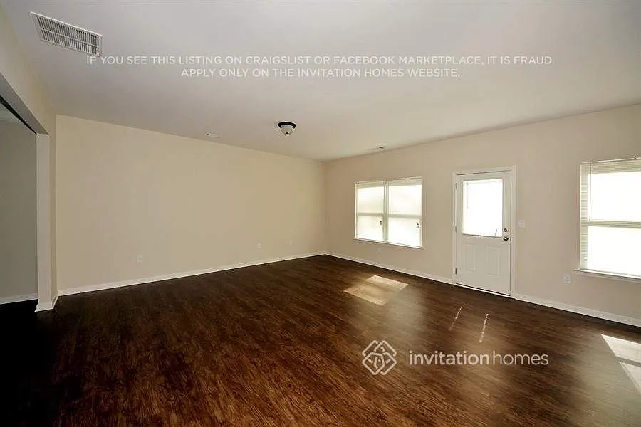 Building Photo - 2160 Stonebrook Dr