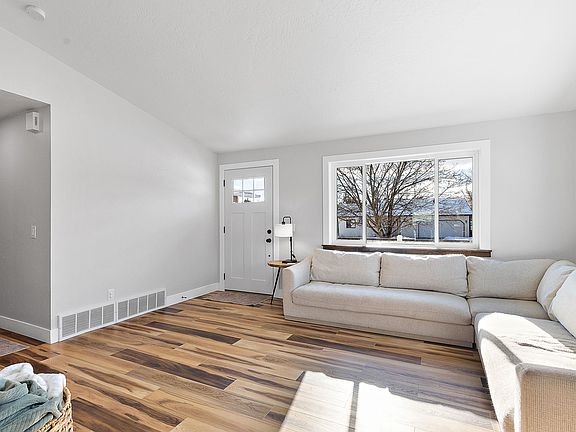 4th image of 8860 Grouse Dr