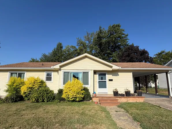 409 S 1st St, Fairfield, IL 62837