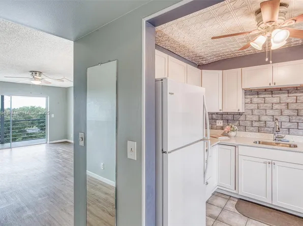 2901 NW 46th Ave APT 409, Fort Lauderdale, FL 33313