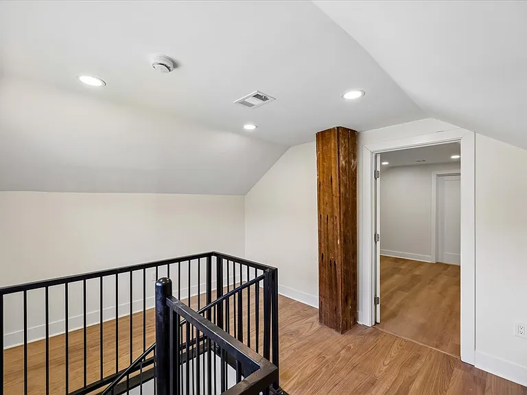 24875 Old Hundred Rd — Photo 38