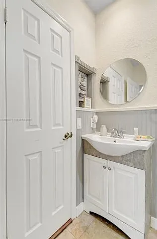 16339 Malibu Dr — Photo 20