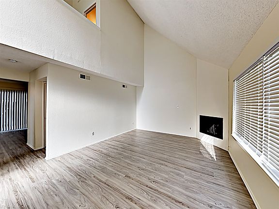 5th image of 837 Carro Dr APT 8
