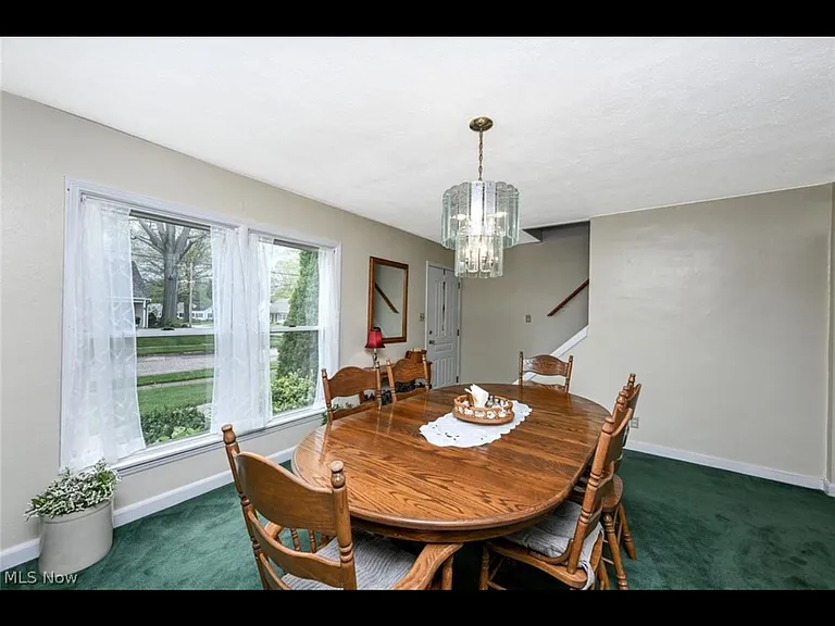 2839 Elmwood St — Photo 9