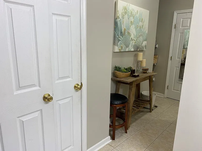 306 Hogan Way — Photo 2